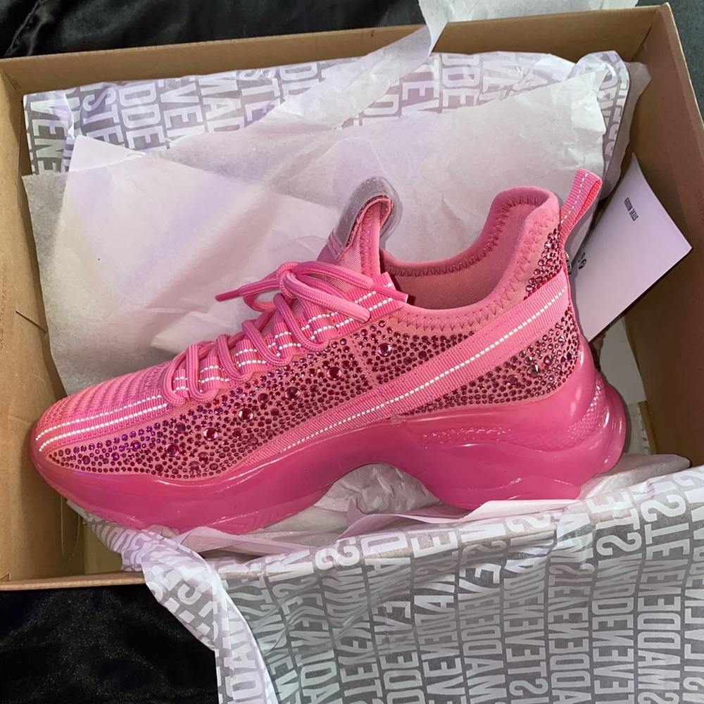 shoes - Picture 3 of 4